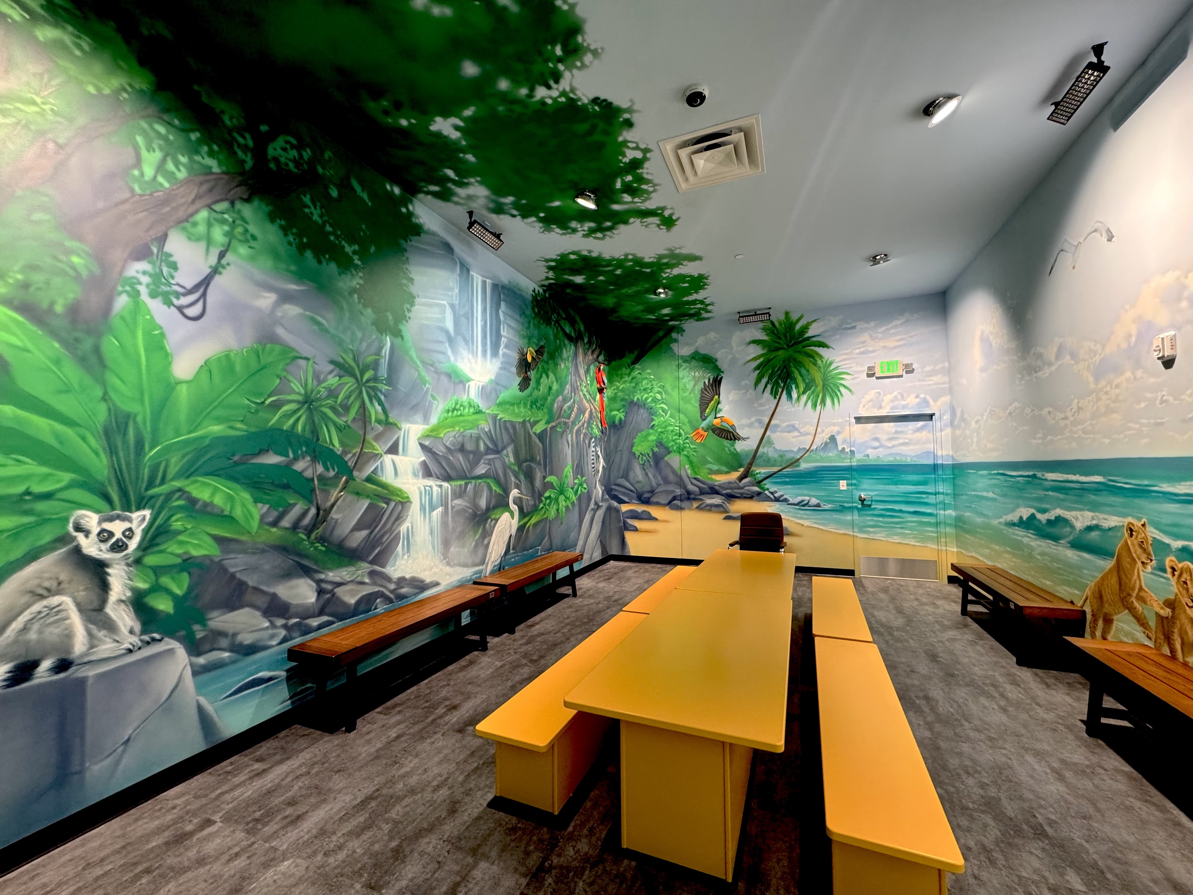 Jungle Room Themed Room